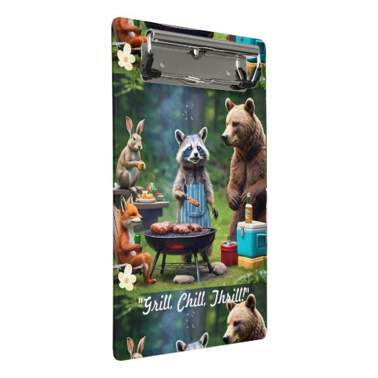 "Wild über GRILLEN" Mini Klemmbrett (Schrägansicht)