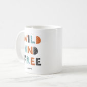 Wild und frei | Doodle Letters Kaffeetasse (Vorderseite Links)