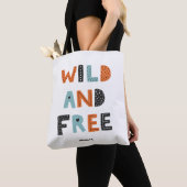 Wild und frei | Doodle Letters Tasche (Von Nahem)
