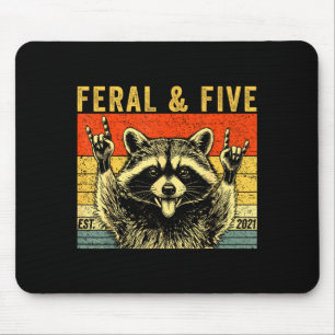 Wild und fünf Waschbären lustiger 5. Geburtstag Mä Mousepad