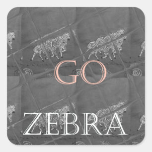 Wild und kostenlos Let's Go!: Eine Zebras Reise Quadratischer Aufkleber