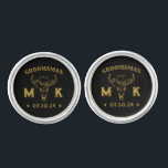 Wild West Cowboy Personalisierte Monogram-Trauzeug Manschetten Knöpfe<br><div class="desc">Personalisierte Geschenke für Trauzeugen mit alten Western Cowboy Thema. Dekoriert mit Cowboyhut mit Vintagem Western Schriftart. Text- und Hintergrundfarbe können mit dem Design-Tool bearbeitet werden,  um Ihren Bedürfnissen gerecht zu werden. Holen Sie sich dieses individuelles Geschenk für Hochzeiten,  Bachelor-Party,  Verlobungsfeier oder andere besondere Anlässe.</div>