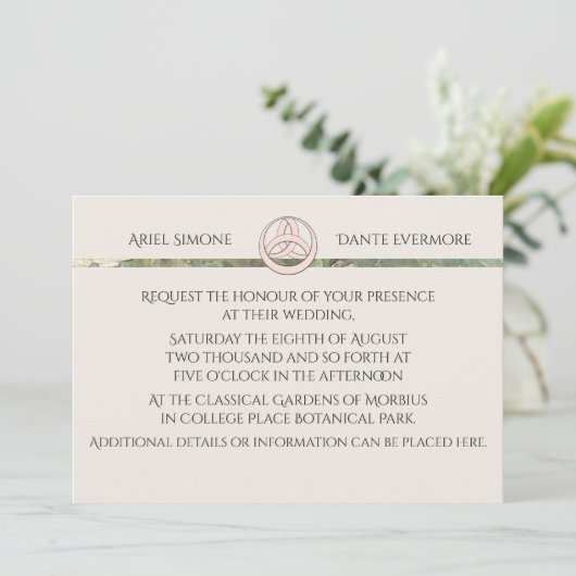 Wild White Rose Triquetra Handfasting Einladung (Stehend Vorderseite)