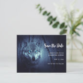 Wild Wolf mit schönen blauen Augen Save the Date Einladungspostkarte (Stehend Vorderseite)