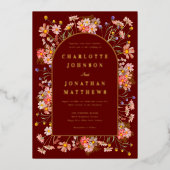 Wildblume Arch Hochzeit im Herbst Burgundy Gold Folieneinladung (Vorderseite)