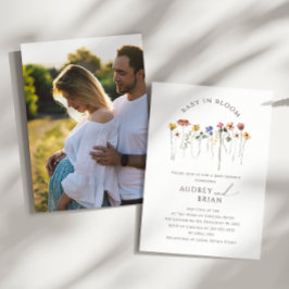 Wildblume Baby im Foto von Bloom Couple Einladung