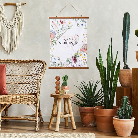 Wildblume Bible Verse | Monogramm Wandteppich Mit Holzrahmen