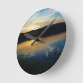 Wildblume, Blauer Sonnenuntergang Runde Wanduhr (Winkel)