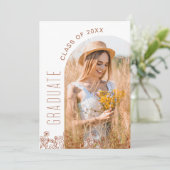 Wildblume Bloom Graduation Party Arch Foto Einladung (Stehend Vorderseite)