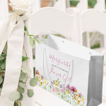 Wildblume Blumenmädchen Meadow Danke Große Geschenktüte<br><div class="desc">Personalisierte Wildblume Hochzeitsgeschenk Tasche für Ihre Blume Mädchen. Dieses hübsche Blumendesign besticht durch seine wilden Blume in Rosa-Lila-Orange und Gelb mit eleganter handgeschriebener Typografie. Die Vorlage ist Set für Sie, auch den Namen der Blume Mädchen, die Braut und Bräutigam Namen und Hochzeitstag hinzuzufügen. Sie können auch Flower Girl für jemand...</div>