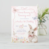Wildblume Bunny Pink Girl Geburtstag Einladung (Stehend Vorderseite)