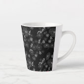 Wildblume Doodles Muster Latte Tasse (Rechts)