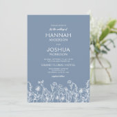 Wildblume Dusty Blue Botanical All in One Wedding Einladung (Stehend Vorderseite)
