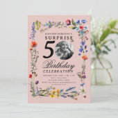 Wildblume Foto ÜBERRASCHUNG 50. Geburtstagsblush Einladung (Stehend Vorderseite)