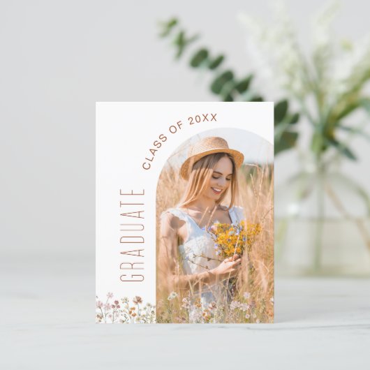 Wildblume Graduation Party Arch Foto Einladung (Stehend Vorderseite)