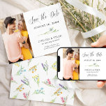 Wildblume Hochzeit zartes Foto und Blumen Save The Date<br><div class="desc">Wildblume Hochzeit speichern Sie die Dattelkarte mit Ihrem Foto, delikate wilde Blume und schöne Kalligraphie. Dieses hübsche Aquarell-Wildblume-Design verfügt über hübsche Wiesen-Blume in Rosa-Lila-Orange und Gelb. Ideal für Frühlings- und Sommerthemen vom Blumengarten bis zum Bio Boho. Wenn Sie passende Produkte möchten, durchsuchen Sie bitte meine Wildblume Meadow Kollektion oder schreiben...</div>