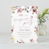 Wildblume Kalligrafie Geburtstagsüberraschung Part Einladung (Stehend Vorderseite)