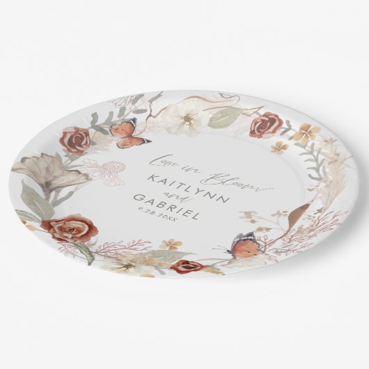 Wildblume Kranz-Liebe in Blütenfarbenhochzeit Pappteller (Schrägansicht)