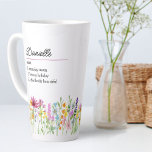 Wildblume Name Definition Hübsche Blume Milchtasse<br><div class="desc">Wildblume latte Tasse mit individuelle Name Definition. Die Personalisierungsvorlage ist für Sie bereit, Ihren Namen und Ihre ausgewählte Definition hinzuzufügen, indem Sie 3 persönliche Eigenschaften, Eigenschaften oder Fähigkeiten auflisten, die wahr, lustig, gut oder schlecht sein könnten. Das Design umfasst zarte Aquarellwiesen wilde Blume in rosa-orange lila blau und gelb. Es...</div>