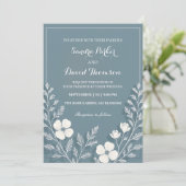 Wildblume periwinkle Hochzeit Einladung (Stehend Vorderseite)
