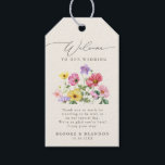 Wildblume Rustic Chic Floral Boho Country Wedding Geschenkanhänger<br><div class="desc">Feiern Sie Ihre Liebe mit diesem eleganten, blumengeschenkten Geschenktag mit einem charmanten Aquarell-Wild-Blume-Design und einer modernen Kalligraphie-Schrift. Dieses Design ist perfekt für eine Gartenhochzeit, eine Feier im Freien oder eine rustikale Boho-Feier geeignet und verbindet wunderschöne Blumenelemente mit zeitloser Eleganz. Ideal für Hochzeiten im Sommer oder Frühling, das lebendige botanische Kunstwerk...</div>