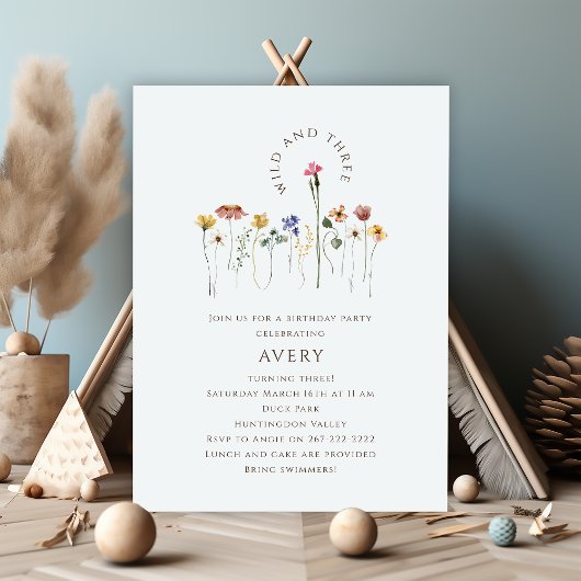 Wildblume Wild und Drei Geburtstagsparty Einladung