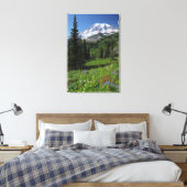 Wildblumen auf dem Rainier Leinwanddruck (Insitu (Schlafzimmer))