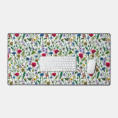 Wildblumen auf weißlich schreibtischunterlage (Tastatur & Maus)