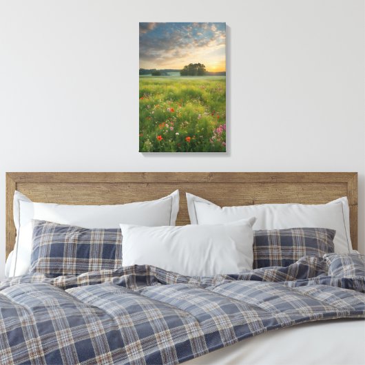 Wildblumen blühen auf den Feldern bei Dämmerung Leinwanddruck (Insitu (Schlafzimmer))