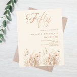Wildblumen Creme beige Budget 50. Geburtstag<br><div class="desc">Eine elegante Einladung zum 50. Geburtstag. Cremefarbener Hintergrund mit ockerfarbenen Wildblumen in Beige,  Rosa und staubgrünem Grün. 50 ist mit einem großen handgeschriebenen Stil-Skript geschrieben. 1 Blatt = 1 Einladung mit Druckkante bis Kante.</div>