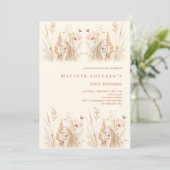 Wildblumen Creme peach Geburtstag Einladung (Stehend Vorderseite)