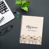 Wildblumen des Sketchbooks sind beigefarben Notizblock