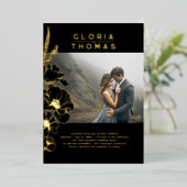 Wildblumen Elegantes modernes Black Wedding Foto Folieneinladung (Stehend vorne)