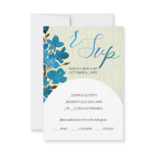 Wildblumen für künstlerisch blaues Wasser