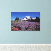 Wildblumen im Sommer am Fuße des Berges Rainier, Leinwanddruck (Insitu (Holzboden))