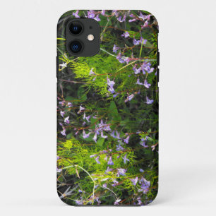 Wildblumen in einem Bereich von Grüntönen Case-Mate iPhone Hülle