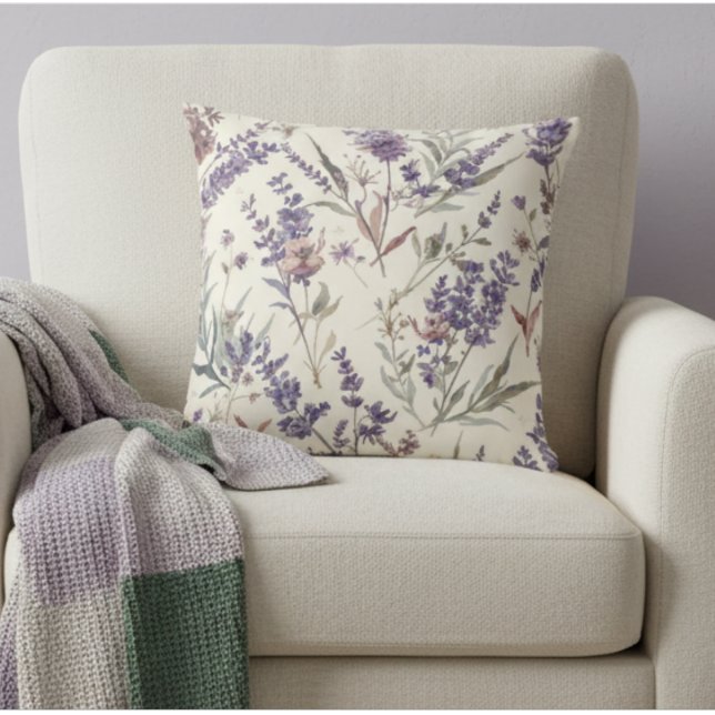 Wildblumen-Lavendel-Boho-Blumenmuster Kissen (Von Creator hochgeladen)