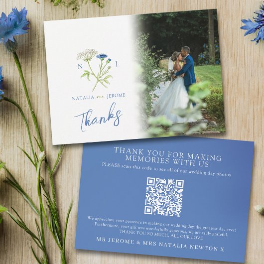 Wildblumen-Monogramm blaue Hochzeitsfoto QR-Code Dankeskarte