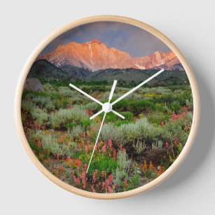 Wildblumen & Sierra Berge Landschaft Uhr