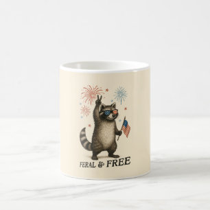 Wilde, aber freie Feuerwerke Wilde Raccoon 4. Juli Kaffeetasse