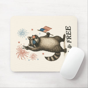 Wilde, aber freie Feuerwerke Wilde Raccoon 4. Juli Mousepad