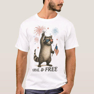 Wilde, aber freie Feuerwerke Wilde Raccoon 4. Juli T-Shirt