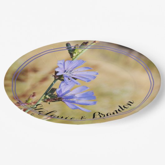 Wilde Blume bei der Morgenhochzeit Pappteller (Schrägansicht)