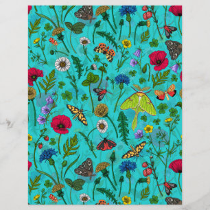 Wilde Blume und Motten auf aquamarin