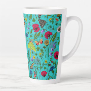 Wilde Blume und Motten auf aquamarin Milchtasse