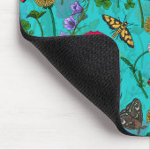 Wilde Blume und Motten auf aquamarin Mousepad (Ecke)
