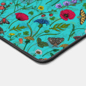 Wilde Blume und Motten auf aquamarin Schreibtischunterlage (Ecke)