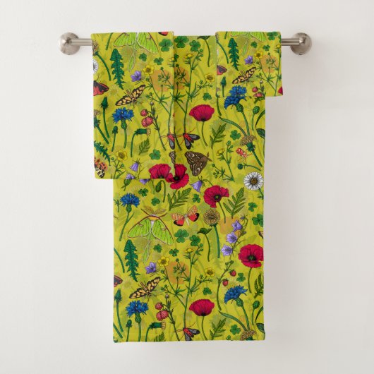 Wilde Blume und Motten auf Grün Badhandtuch Set (Insitu)