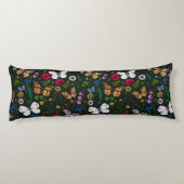 Wilde Blume und Schmetterlinge auf schwarz Seitenschläferkissen (Rückseite)