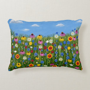 Wilde Blumen mit Gänseblümchen Dekokissen